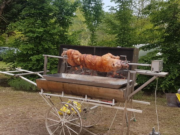 Cochon à la broche