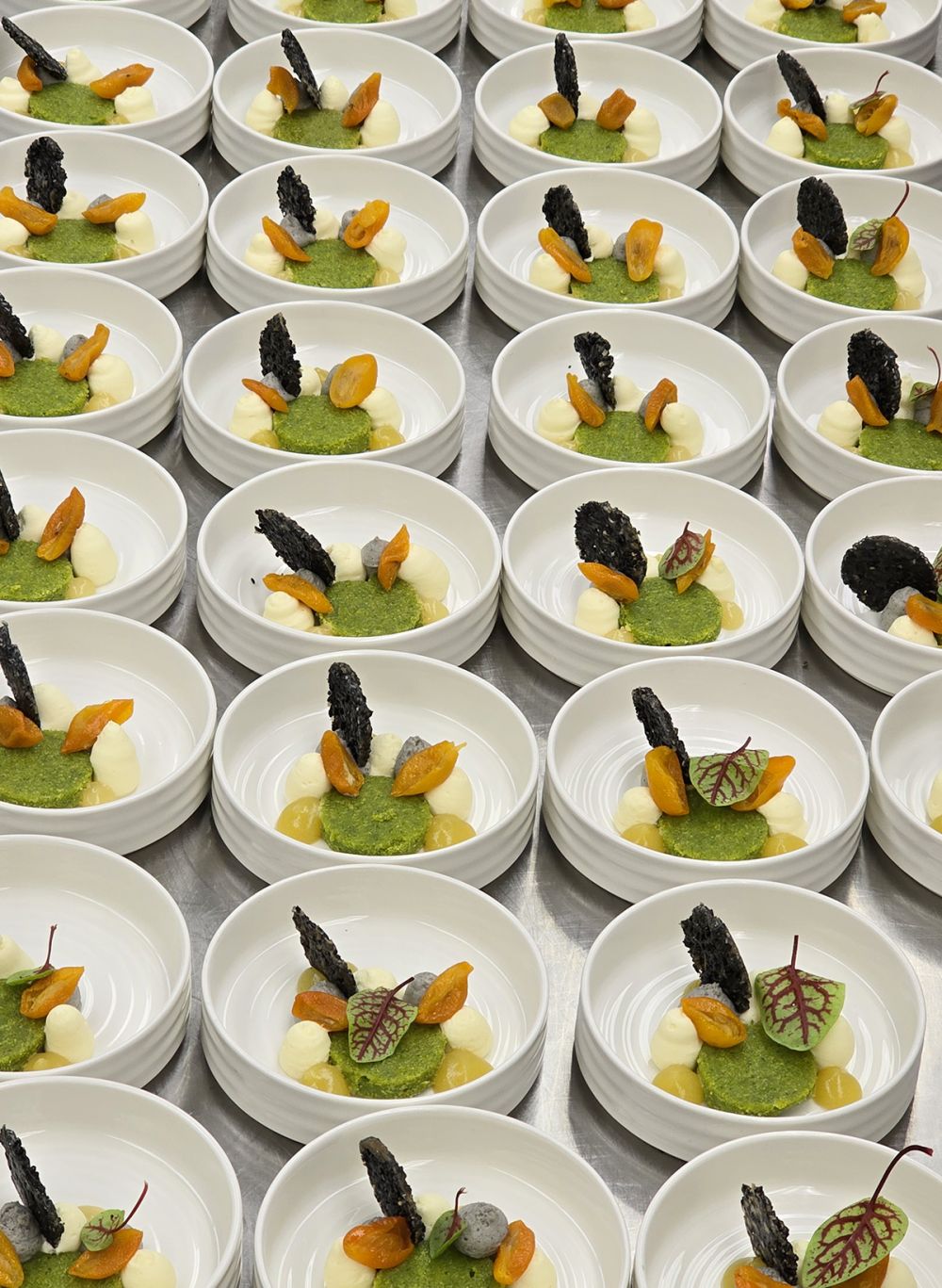 Préparation des entrées chaudes pour un mariage